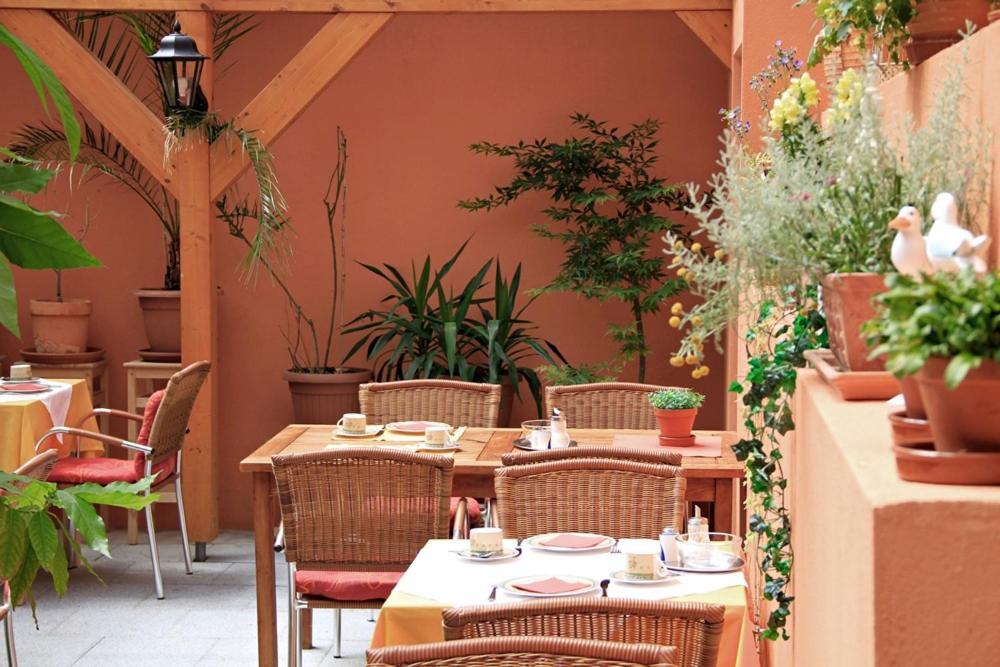 Hotel Zum Roemer Uberlingen Exteriör bild